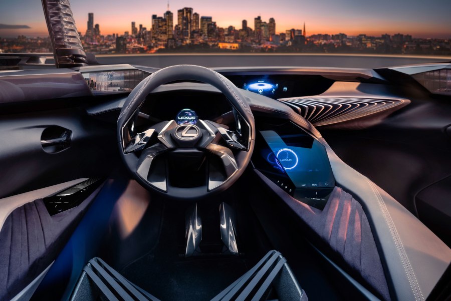 Lexus UX 2022 интерьер