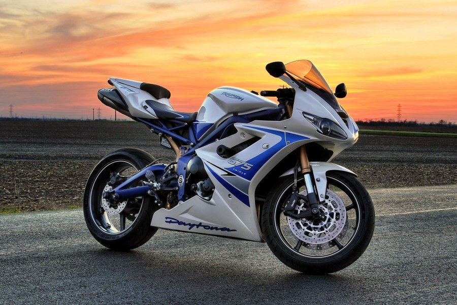 Триумф Daytona 675