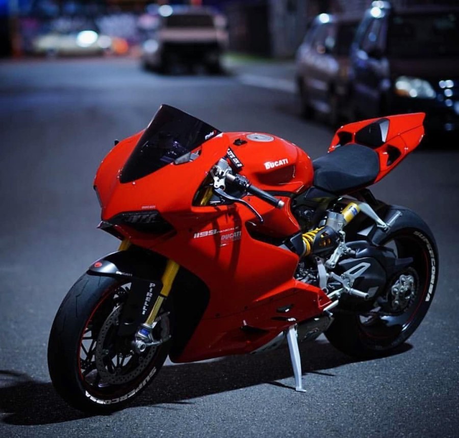 Спортбайк Ducati черный