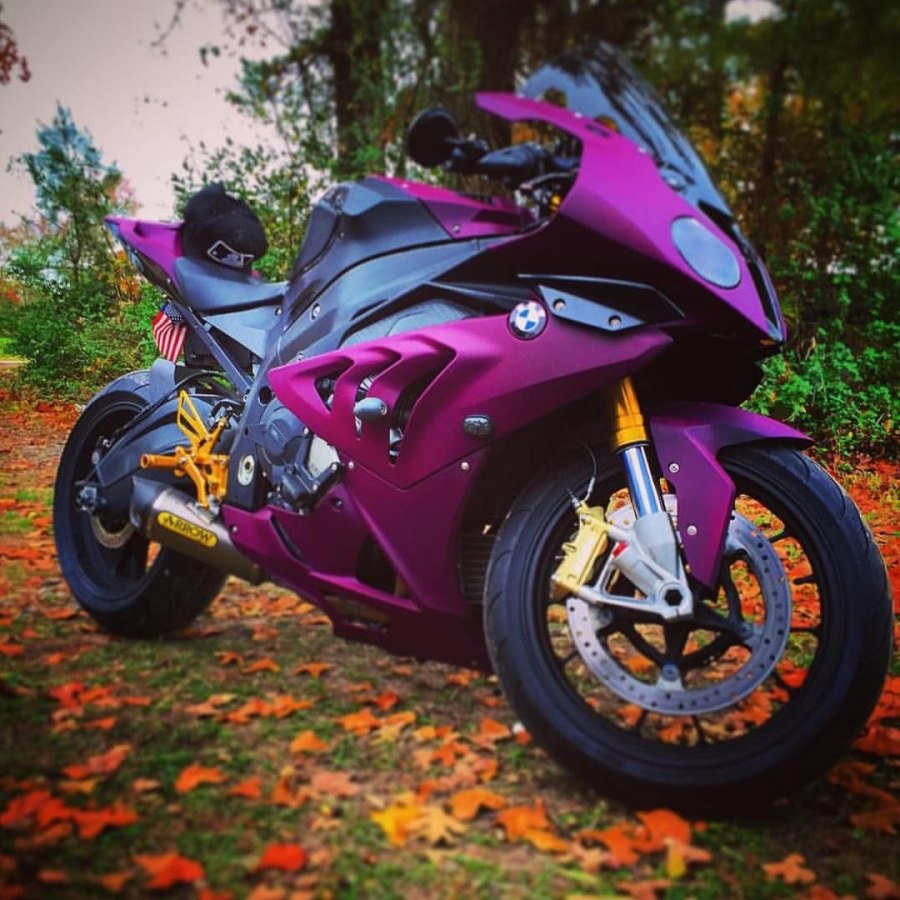 БМВ 1000 RR фиолетовый