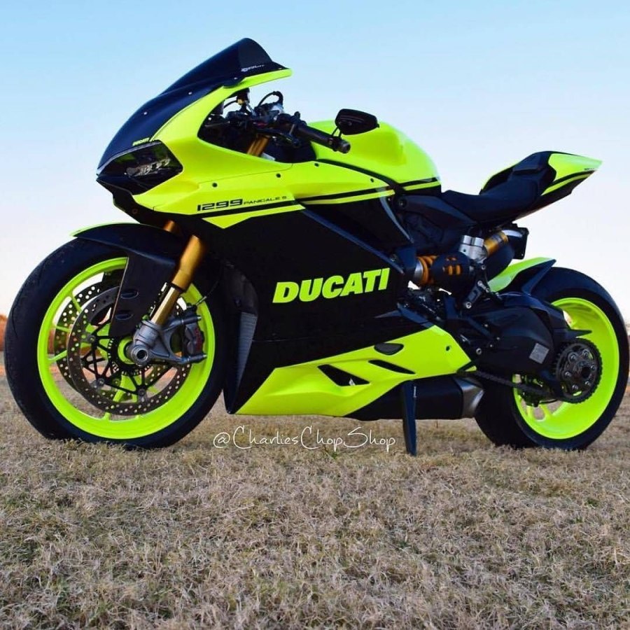 Мотоцикл Кавасаки r1