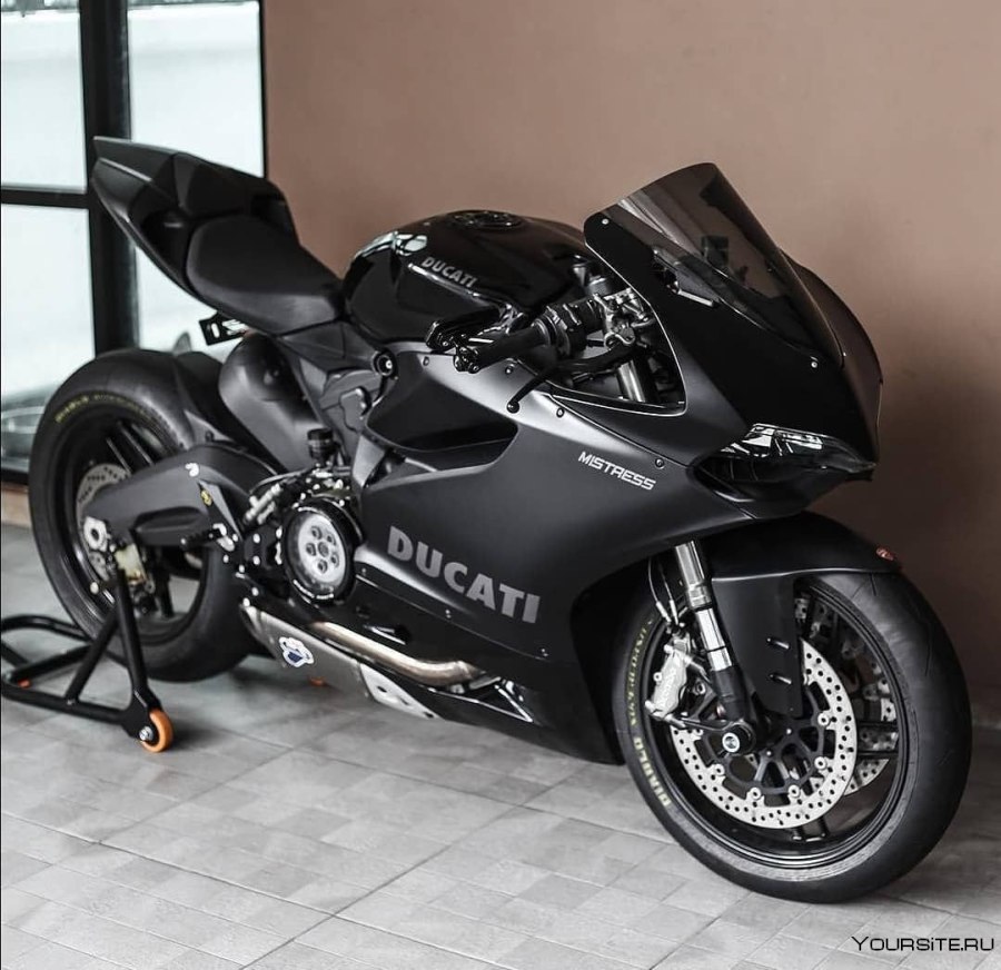 Спортбайк Ducati черный
