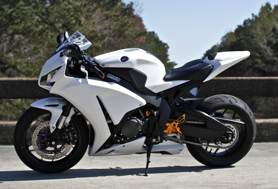 Спортбайк Хонда CBR 1000 RR