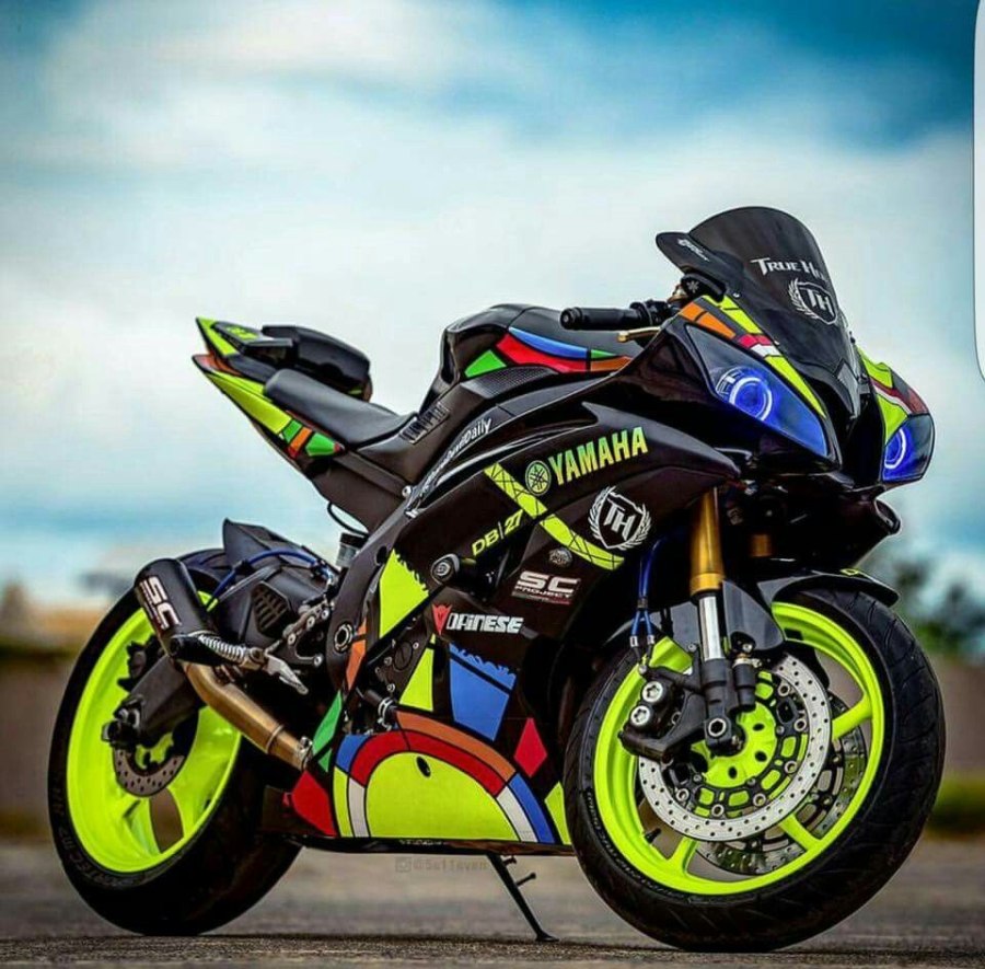 Yamaha r6 яркий