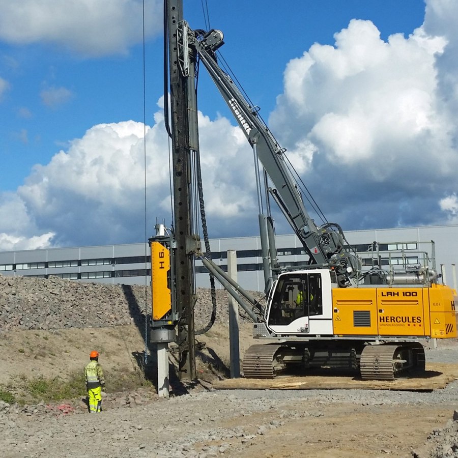 Сваебойный молот h240 Liebherr.