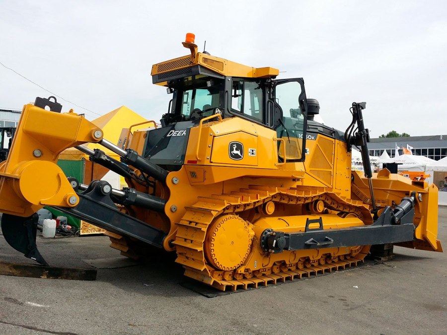 John Deere 1050