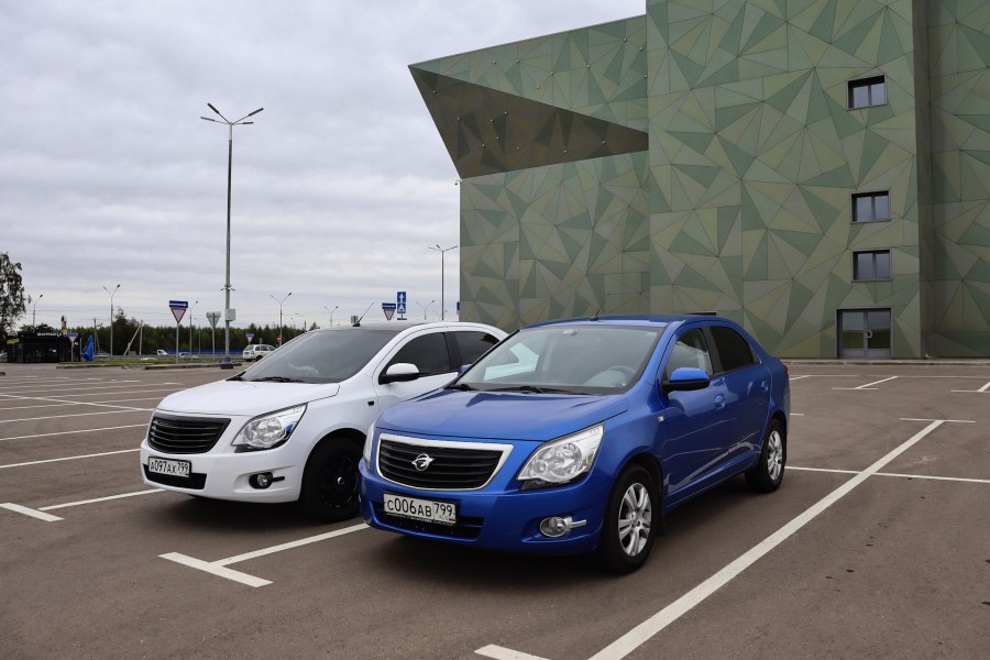 Chevrolet Cobalt Ravon r4