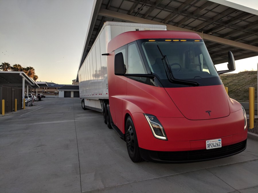 Электрогрузовика Tesla Semi