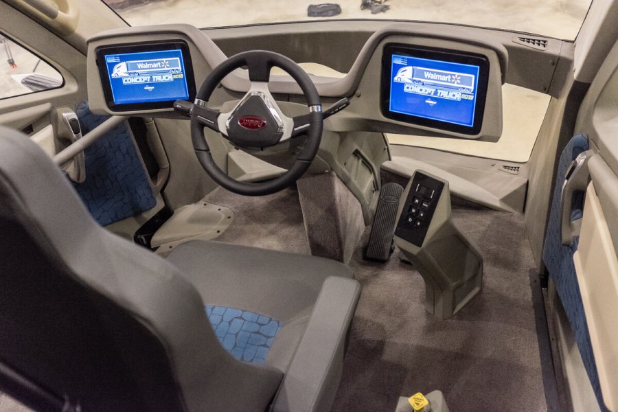 Грузовик Tesla Semi-Truck салон