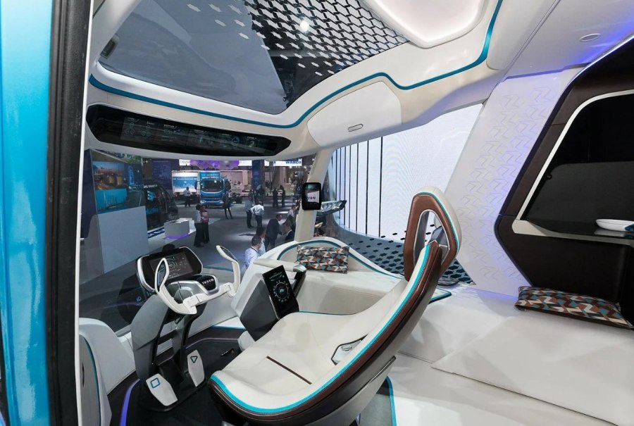 Tesla Semi кабина