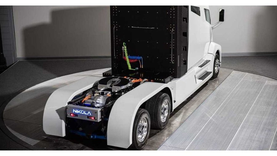 Tesla Semi кабина