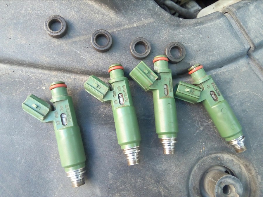 Форсунки Авенсис 2 1zz Fe