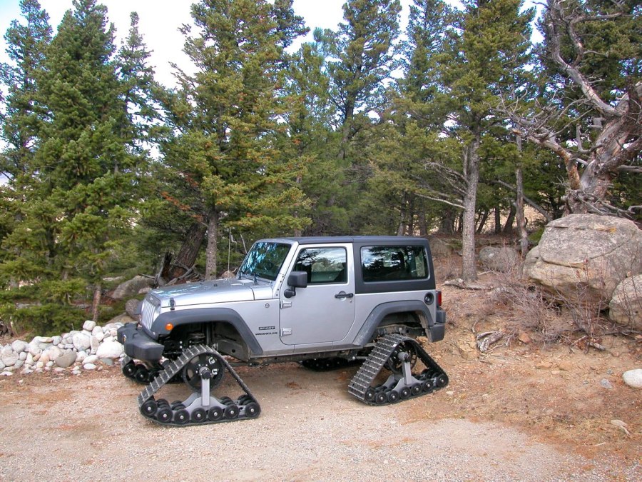 Jeep Dominator