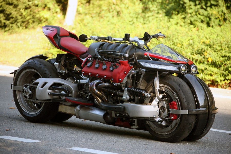 Мотоцикл Мазерати v8