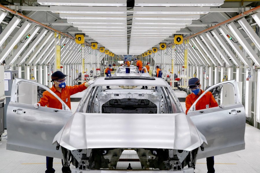 Конвейер Geely