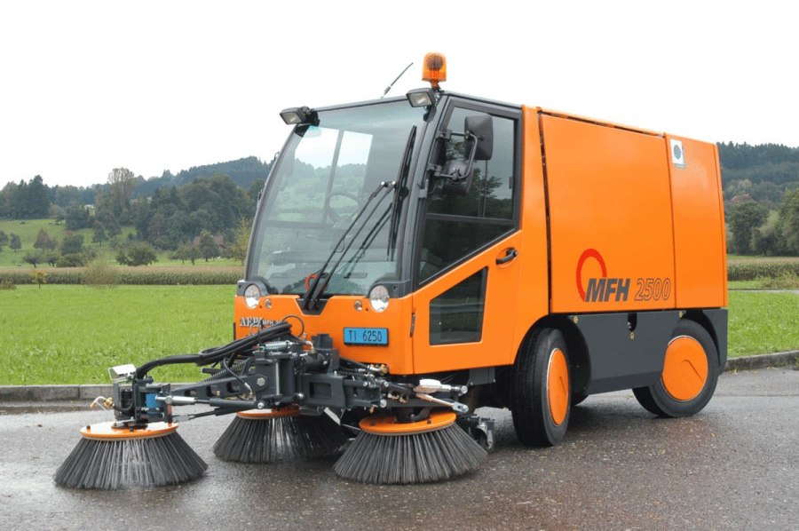 Коммунальная машина Karcher MC 50 ADV