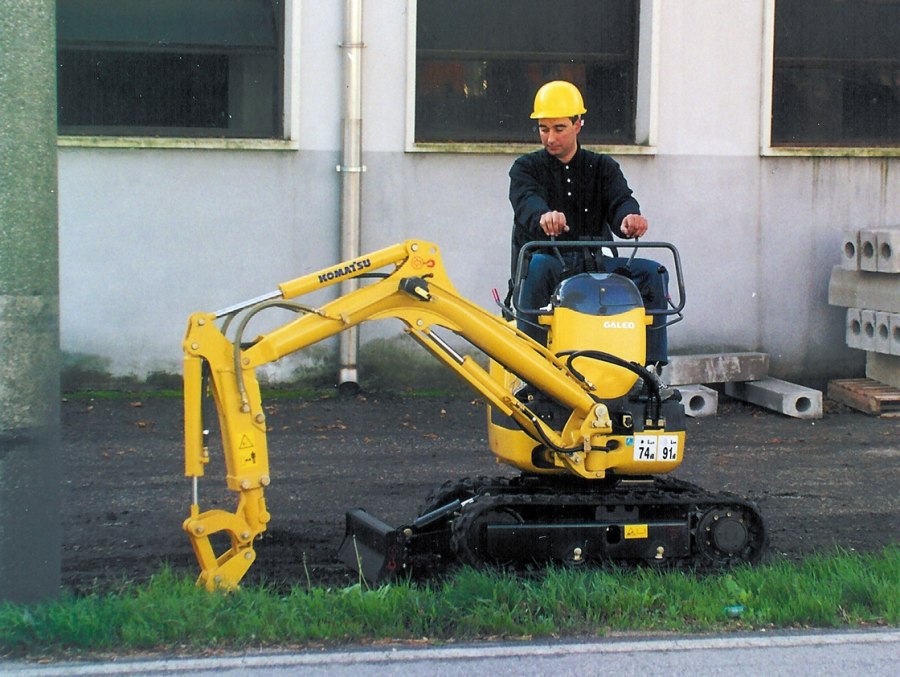 Мини-экскаватор Komatsu pc01-1