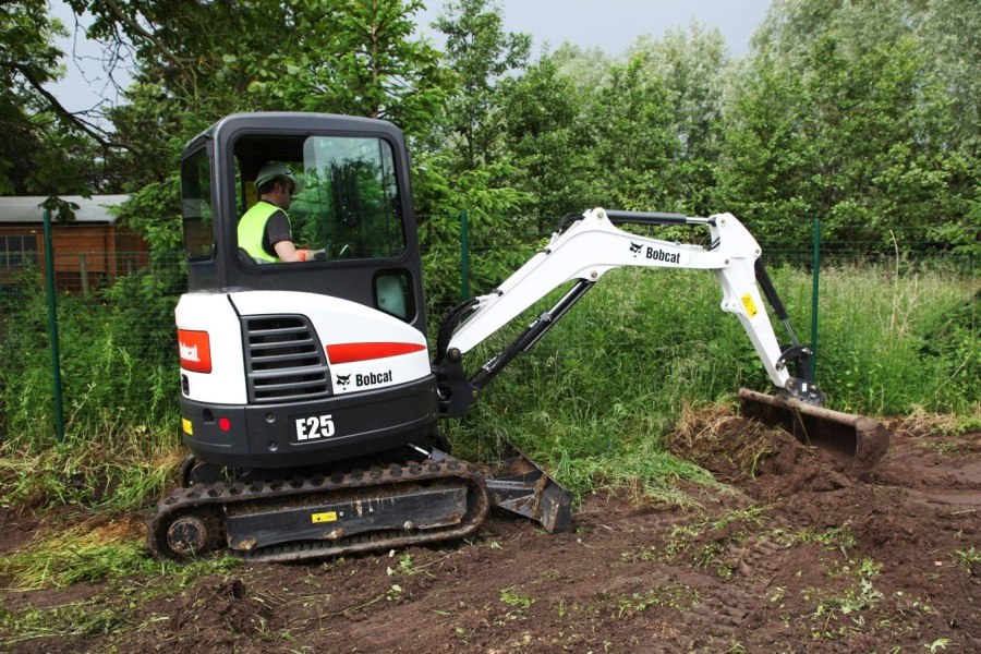 Гусеничных мини-экскаваторов Bobcat e17