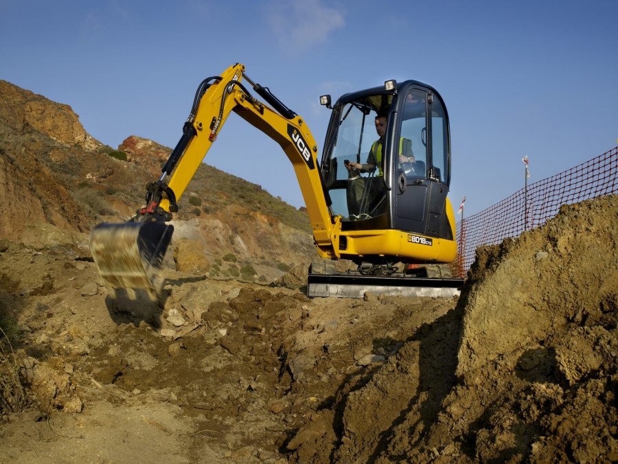 Мини экскаватор JCB 8018
