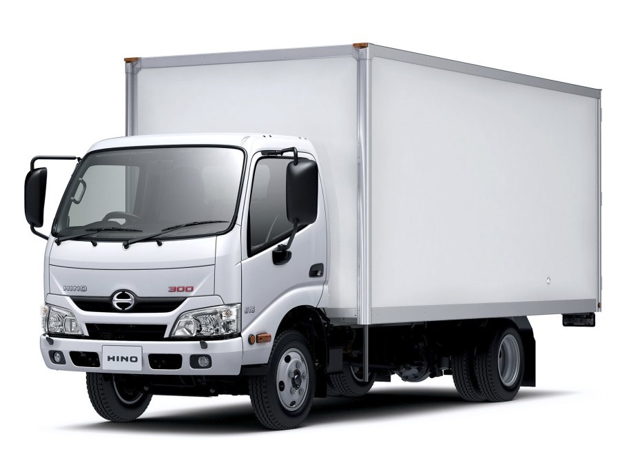 Грузовой фургон изотермический Hino 5792w2