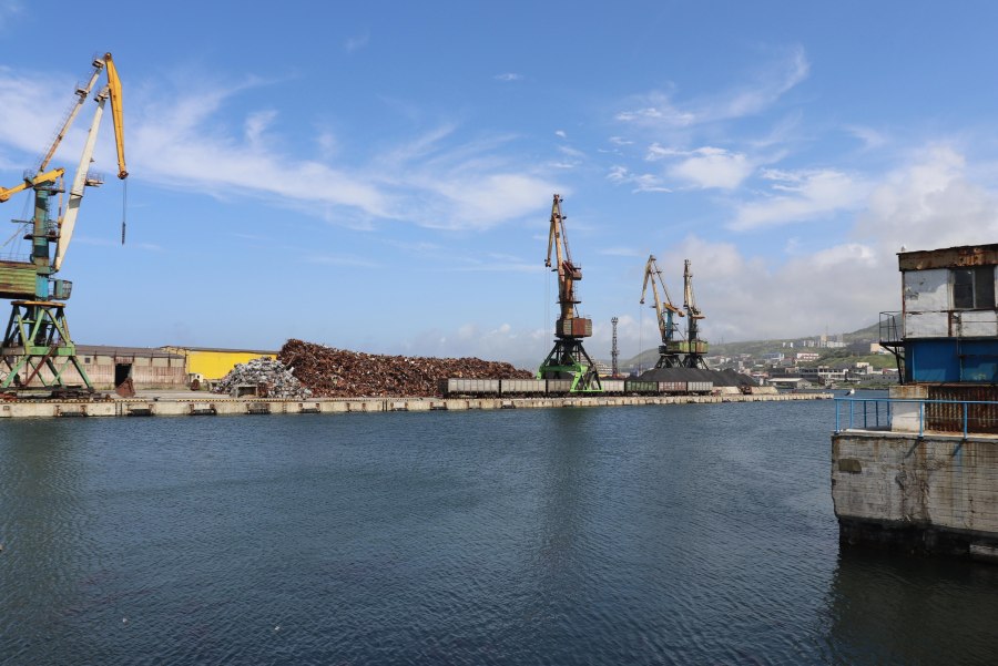 Холмский порт на Сахалине