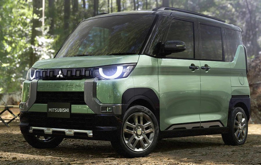 Mitsubishi минивэн Delica 2023