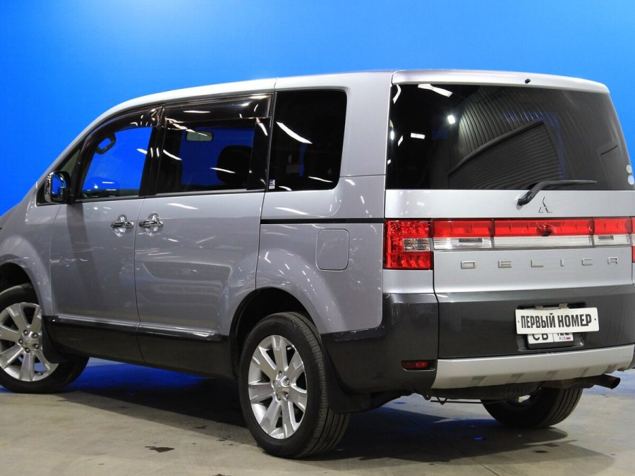 Mitsubishi Delica 2007