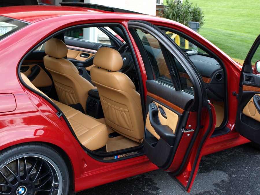 BMW e39 Imola Red