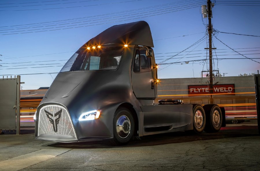 Грузовик Tesla Semi-Truck