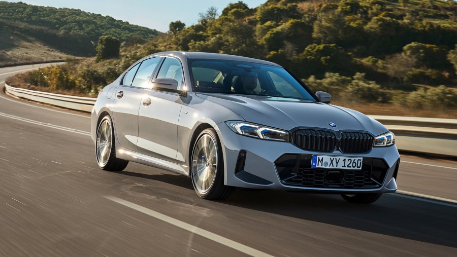 БМВ 320i 2022
