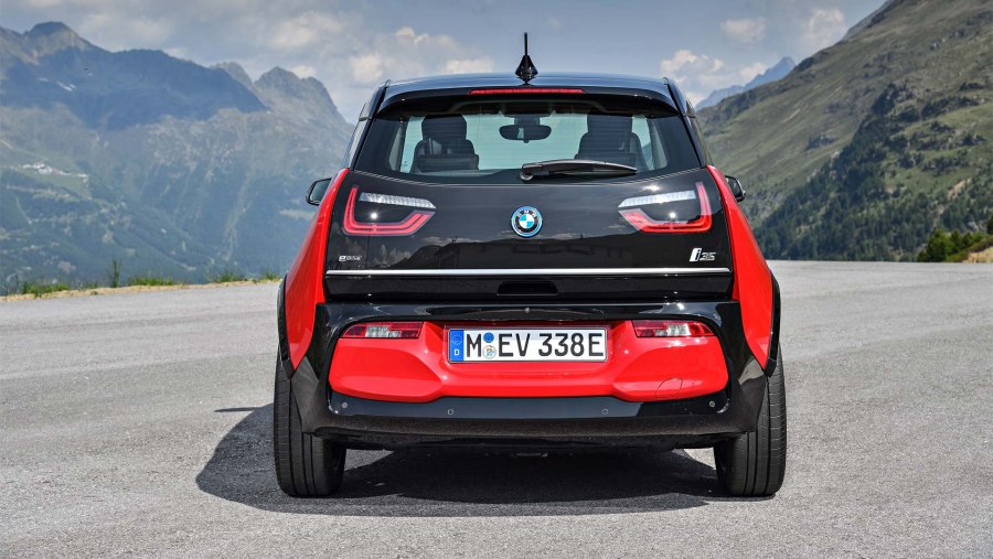 BMW i3 сзади