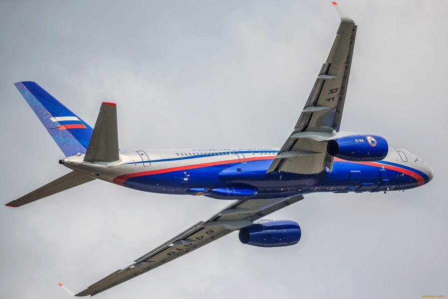 Самолёт ту 214 открытое небо
