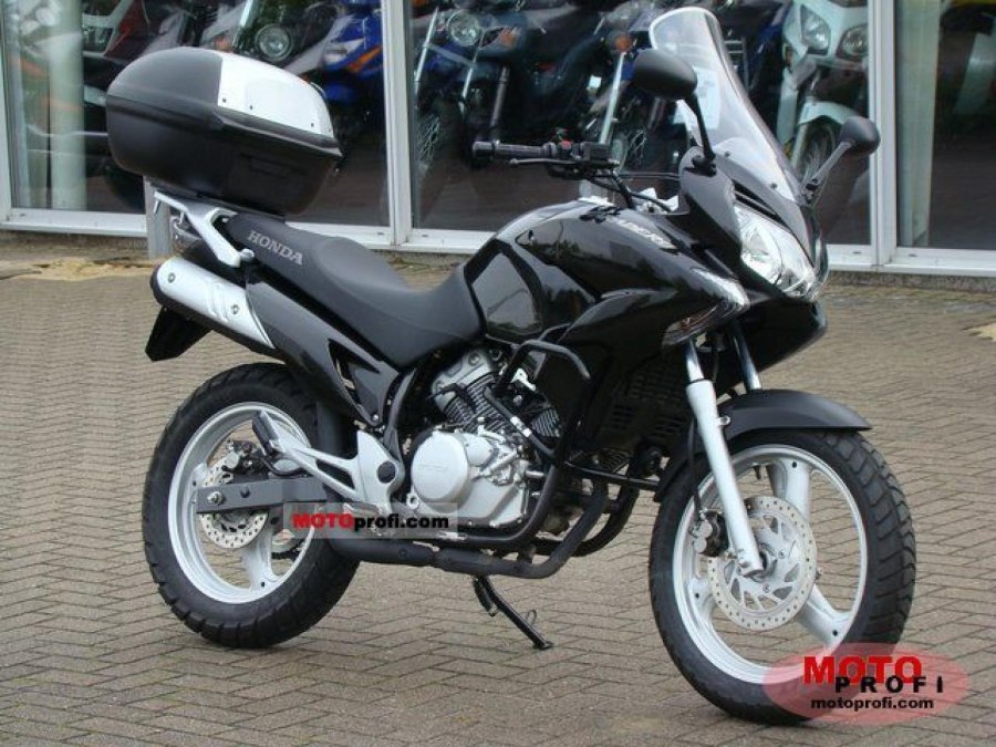 Varadero 125 мотоцикл