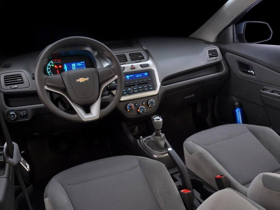 Cobalt Chevrolet 2013 салон
