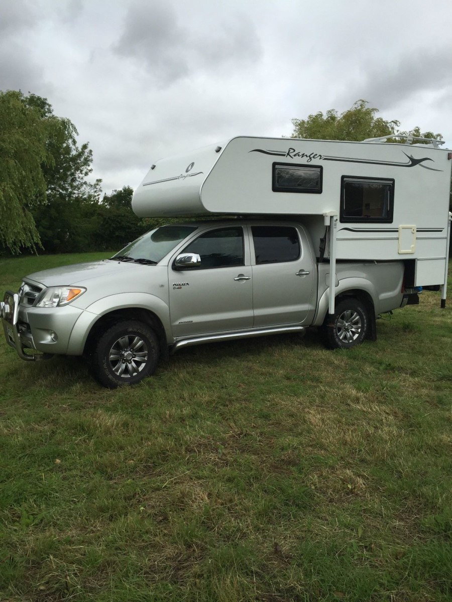 Toyota Hilux кемпер