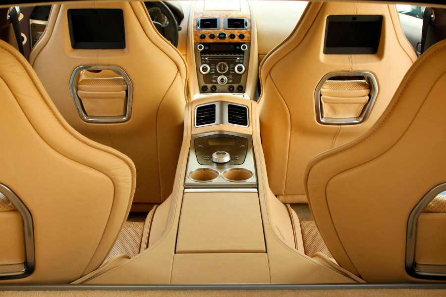 Aston Martin rapide салон