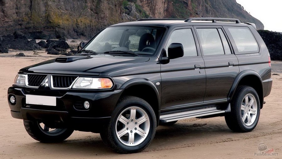 Mitsubishi Pajero Sport 1 поколения