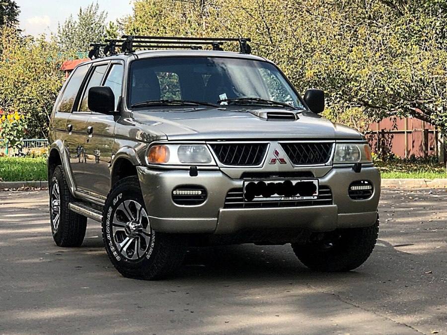 Mitsubishi Pajero Sport 1
