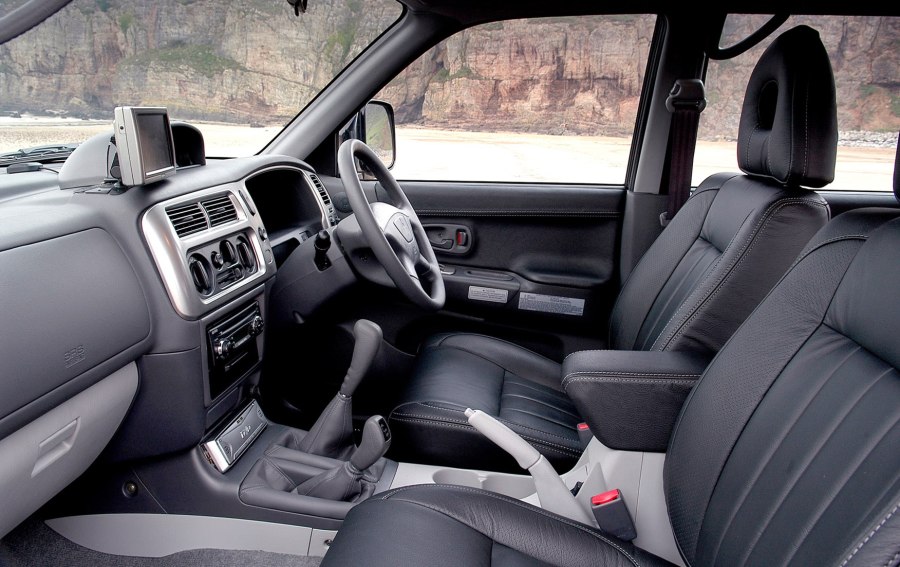 Mitsubishi Pajero Sport 1