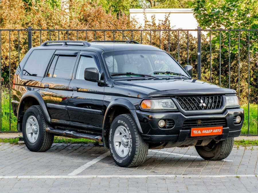 Mitsubishi Pajero Sport 1