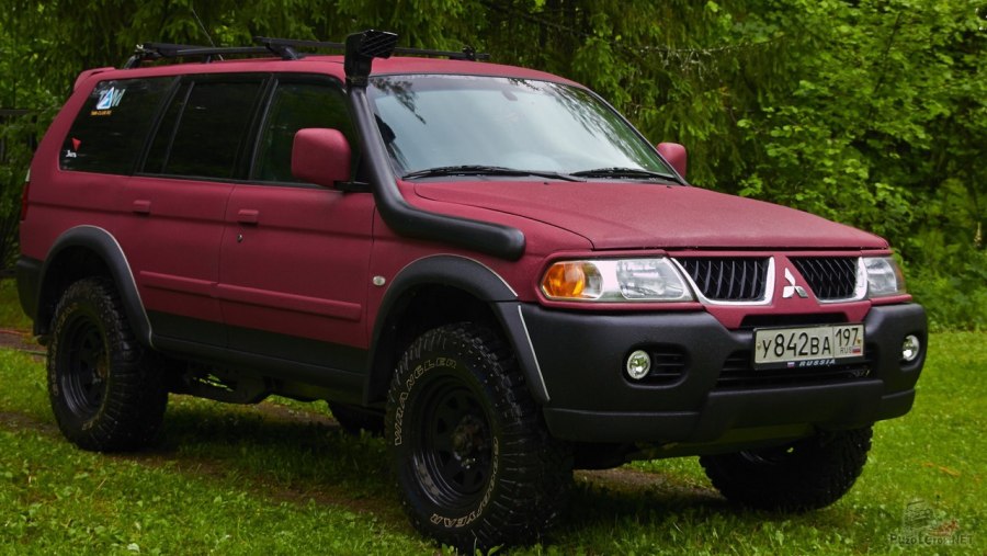 Mitsubishi Pajero Sport 1 красный