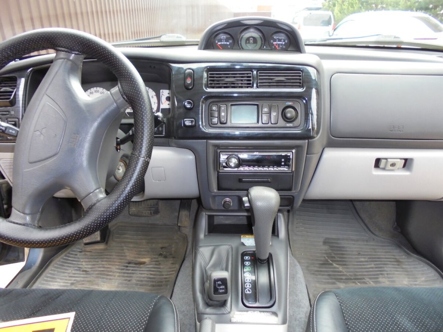 Mitsubishi Pajero 1 салон