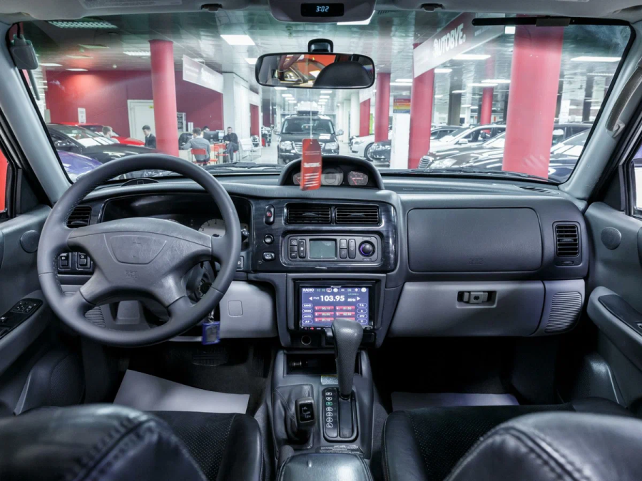 Mitsubishi Pajero Sport 1
