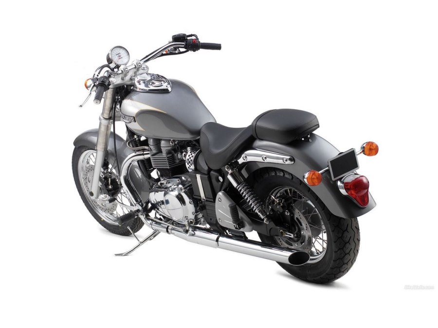 Triumph мотоциклы круизеры