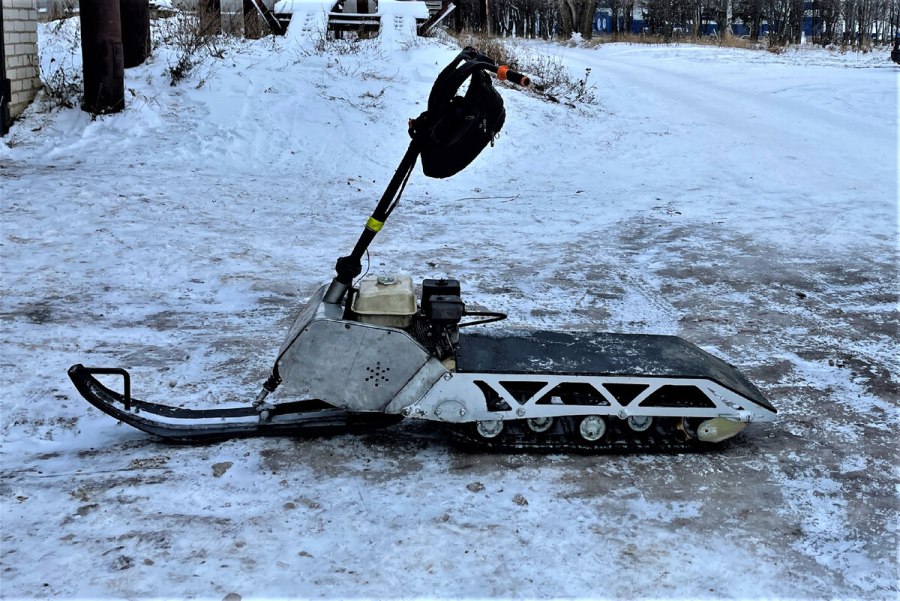 Драгстер мотоснегокат