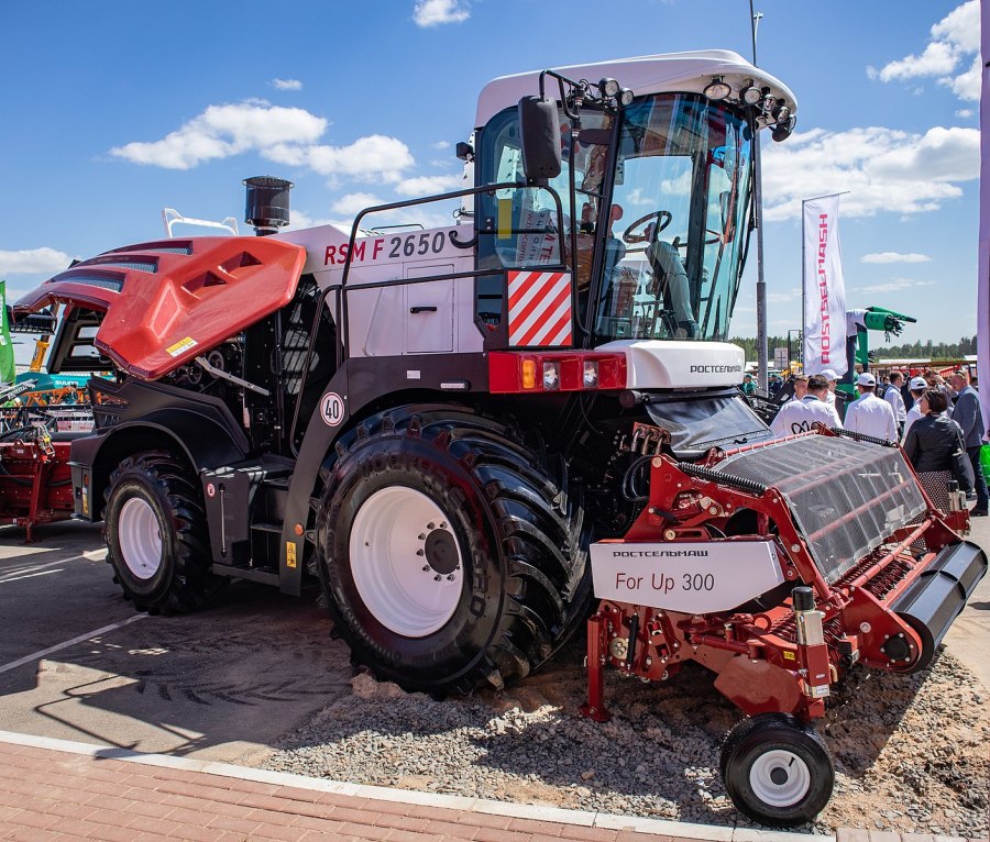 Кормоуборочный комбайн f2650 Ростсельмаш