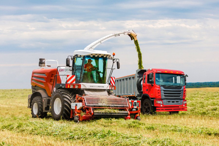 Кормоуборочный комбайн f2650 Ростсельмаш