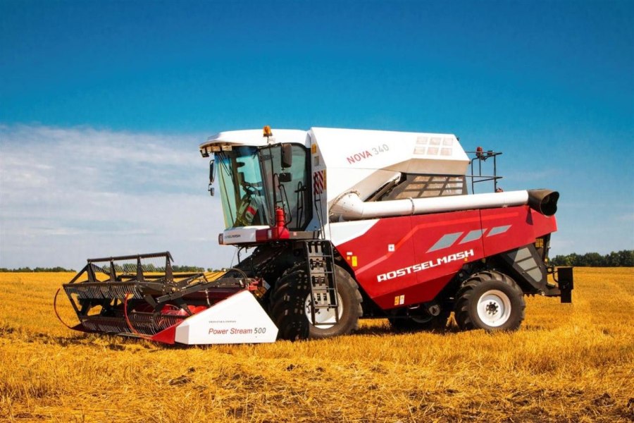 Комбайн Nova s 300 Ростсельмаш
