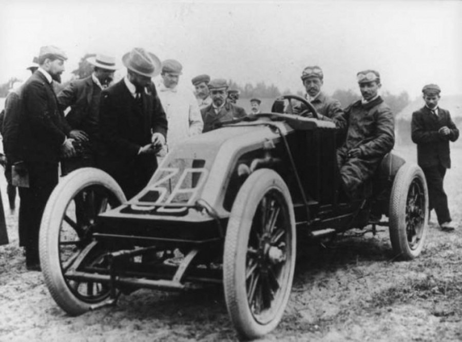 Один из первых Рено 1906