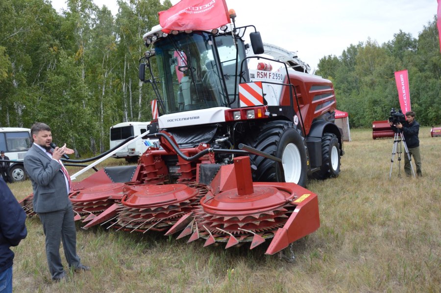 Кормоуборочный комбайн Ростсельмаш f2550